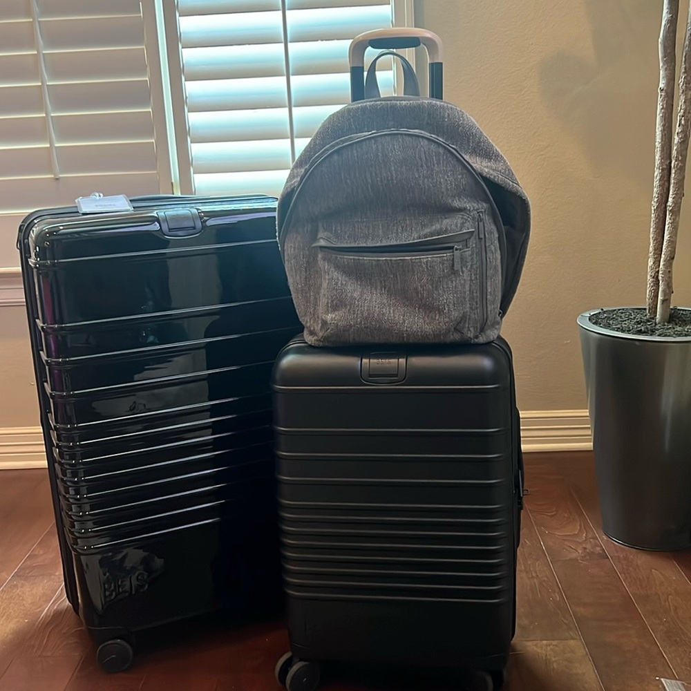 3 Beis: New Glossy Large 29” checked in, carry on & grey backback